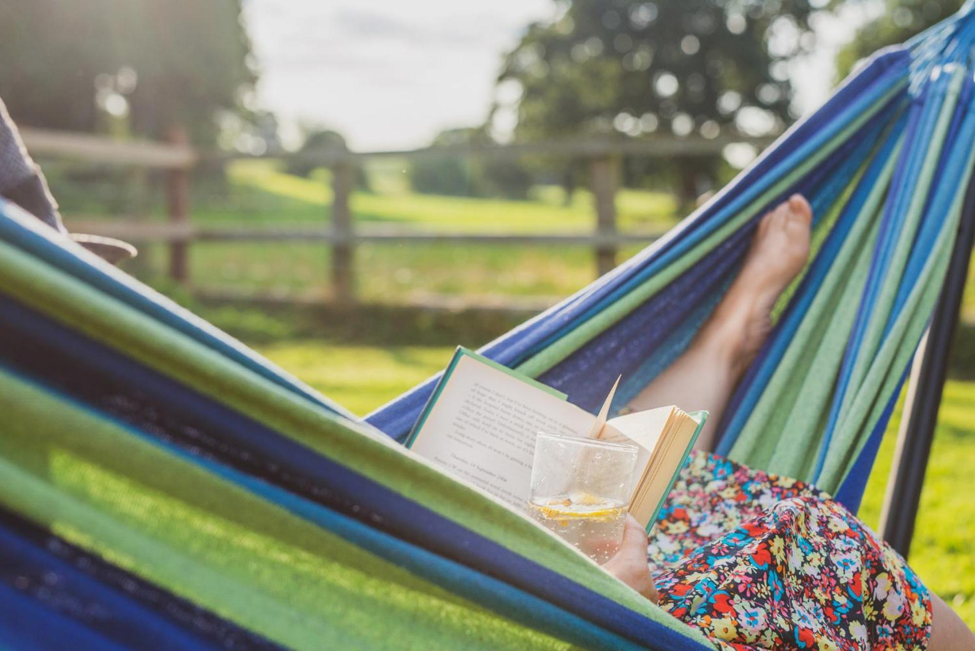 Отель The Hideaway At Hiddenwood Glamping Corsley Экстерьер фото