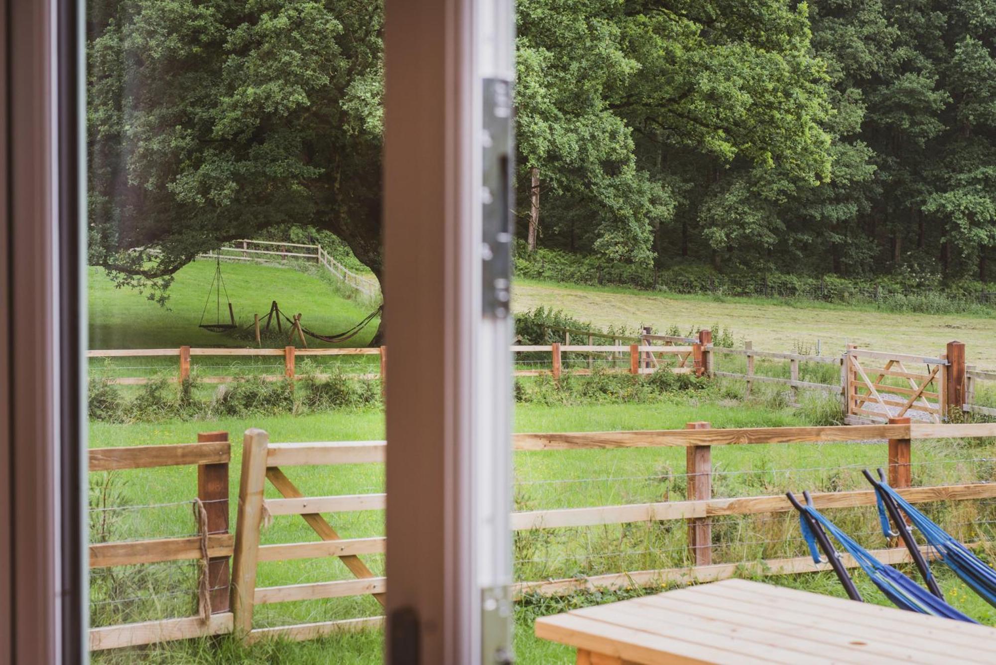 Отель The Hideaway At Hiddenwood Glamping Corsley Экстерьер фото